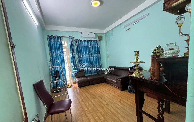 Bán Nhà Bàu Cát Phường 11,  Tân Bình, 60m2, 3 Tầng, 4PN. Chỉ 6.79 tỷ còn TL với chính Chủ.